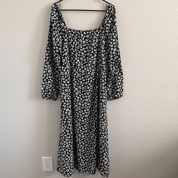 SHEIN Dresses & Skirts - Women's 2XL midi Smocked Puff sleeve Black white floral dress cottage Milkmaid